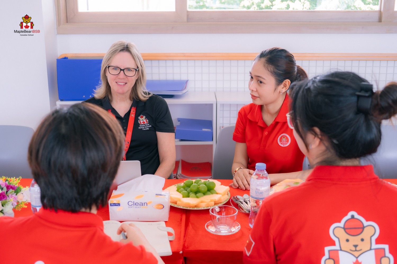Chuyên gia giáo dục từ Canada -  cô Marlene Calligan